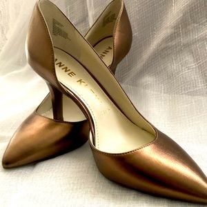 Bronze copper metallic Anne Klein iflex heels. New, never worn. Size 9m.